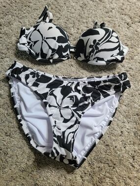 VENUS Black and White Floral Push-Up Bikini Set Size 6